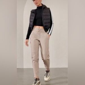 Athleta Headlands Hybrid Trek Taupe Joggers